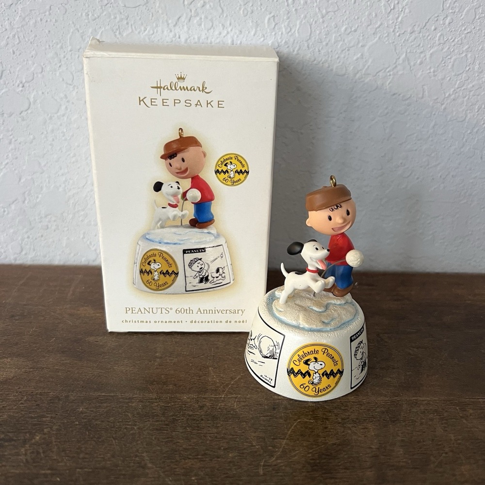 2009 PEANUTS‎ 60TH ANNIVERSARY Hallmark Keepsake Ornament. Snoopy Charlie Brown.